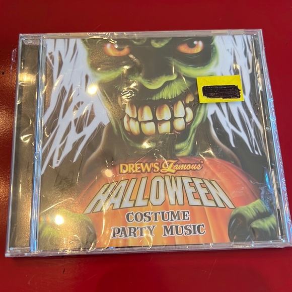 Halloween spooky bundle. Haunted house music NIP CD plus glow items. - Picture 2 of 5